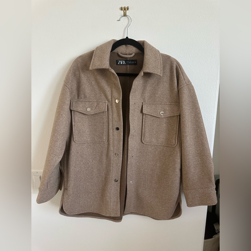 Zara Tan Lightweight Shirt Jacket with Relaxed Silhouette